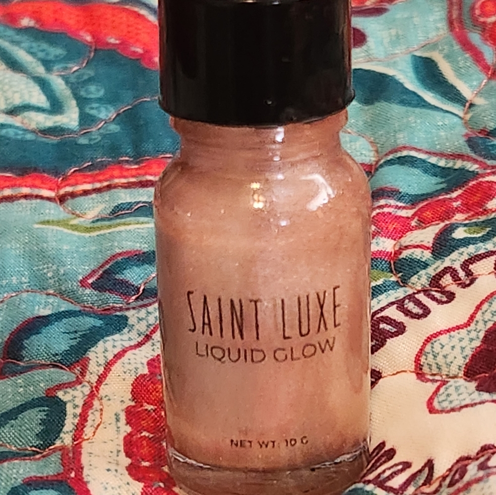 SAINT LUXE Liquid Glow